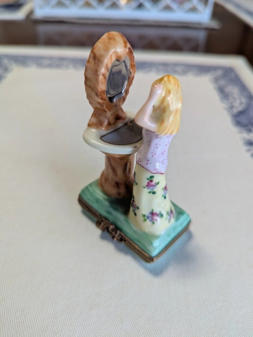Limoges France Romance Lady On Mirror Trinket Box - Picture 5 of 8